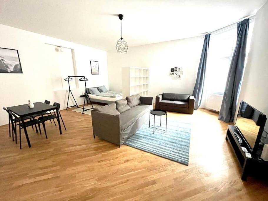 Brand New & Spacious Apartment In The City Centre Wien Eksteriør bilde