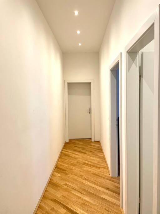 Brand New & Spacious Apartment In The City Centre Wien Eksteriør bilde